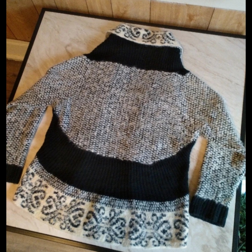 Violet Ruby Cardigan - Picture 7 of 10